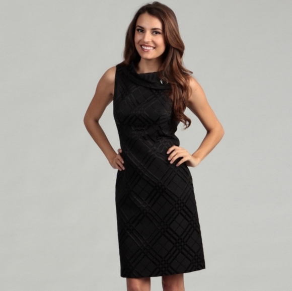 Tahari ASL Envelope Collar Women's Black Sheath Dress With Big Button Size 12P - Picture 11 of 11